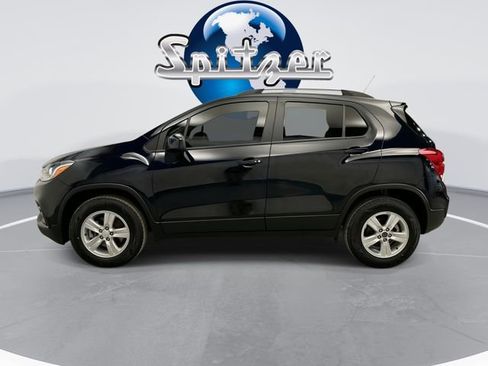 Used 2022 Chevrolet Trax LT w/ LT Convenience Package image 7