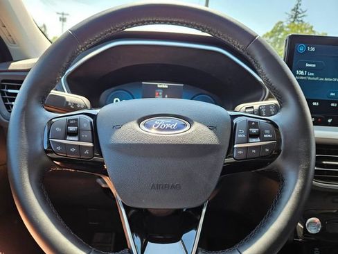 Used 2025 Ford Escape Platinum AWD/4WD image 26