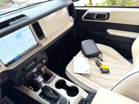 Used 2025 Ford Bronco Outer Banks AWD/4WD image 28