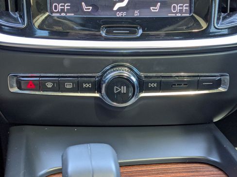 Used 2022 Volvo S60 B5 Momentum w/ Premium Package FWD image 28