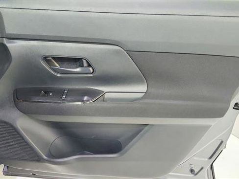 Certified 2025 Nissan Kicks S image 31