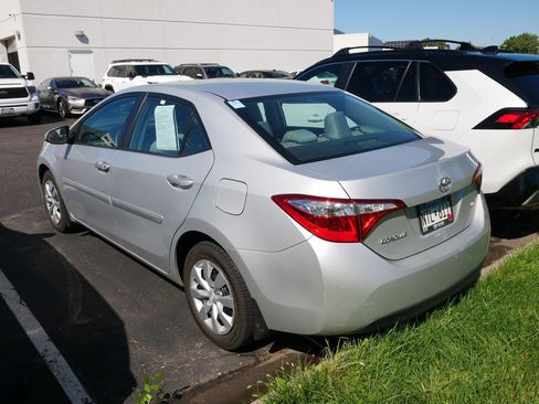 Used 2015 Toyota Corolla LE FWD image 6
