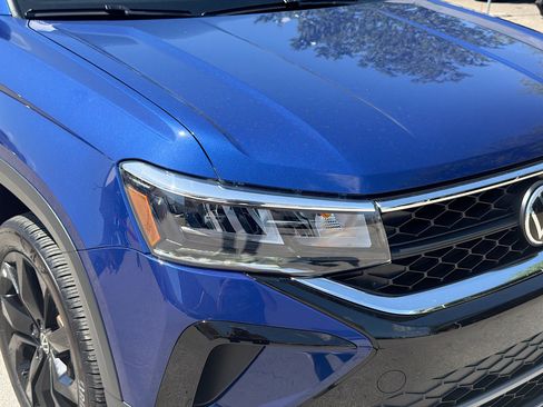 Used 2022 Volkswagen Taos SE image 34