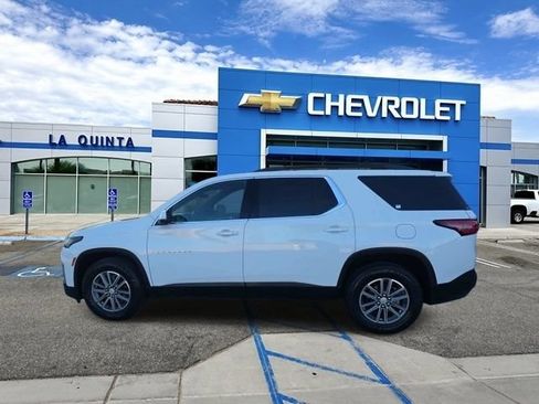 Used 2022 Chevrolet Traverse LT FWD image 5