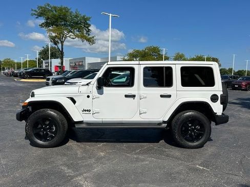 Used 2021 Jeep Wrangler Unlimited Sahara AWD/4WD image 7