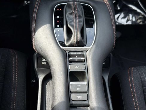 Used 2025 Honda HR-V Sport image 8