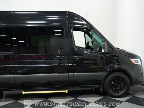 Used 2022 Mercedes-Benz Sprinter 2500 image 27