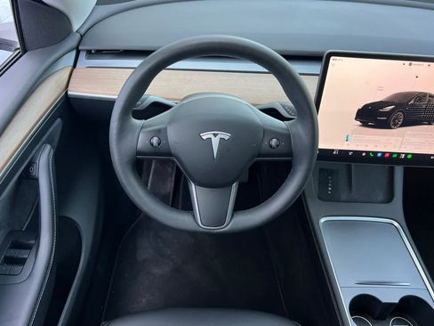 Used 2023 Tesla Model Y Long Range AWD/4WD image 16