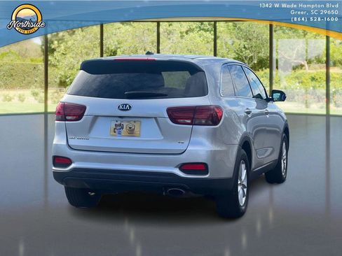 Used 2019 Kia Sorento LX image 3