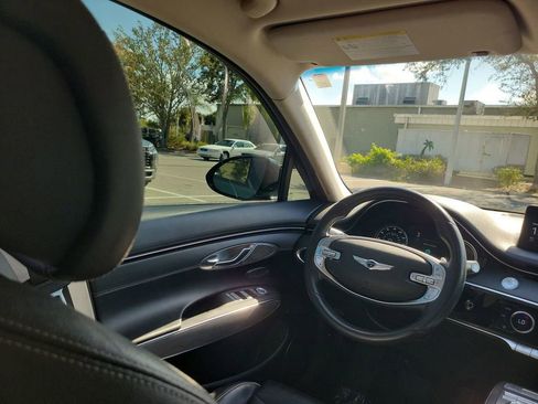 Used 2022 Genesis GV70 2.5T w/ Advanced Package image 7