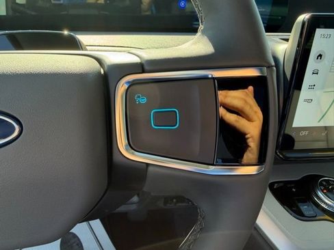 New 2025 Ford Expedition Max Active image 16