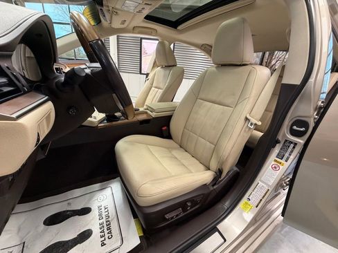 Used 2017 Lexus ES 300h w/ Luxury Package image 7