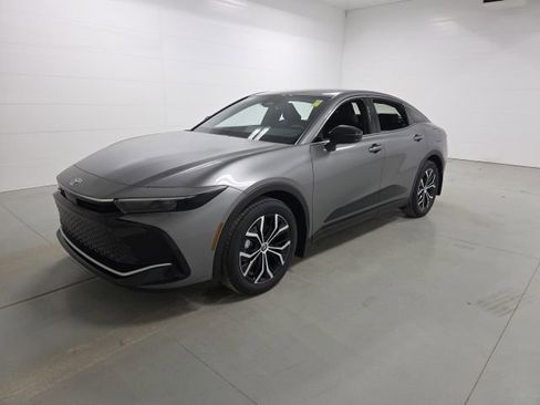 New 2026 Toyota Crown XLE image 3