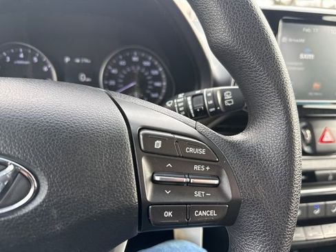 Used 2018 Hyundai Elantra GT image 25