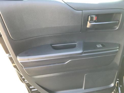 Used 2014 Toyota Tundra SR image 17