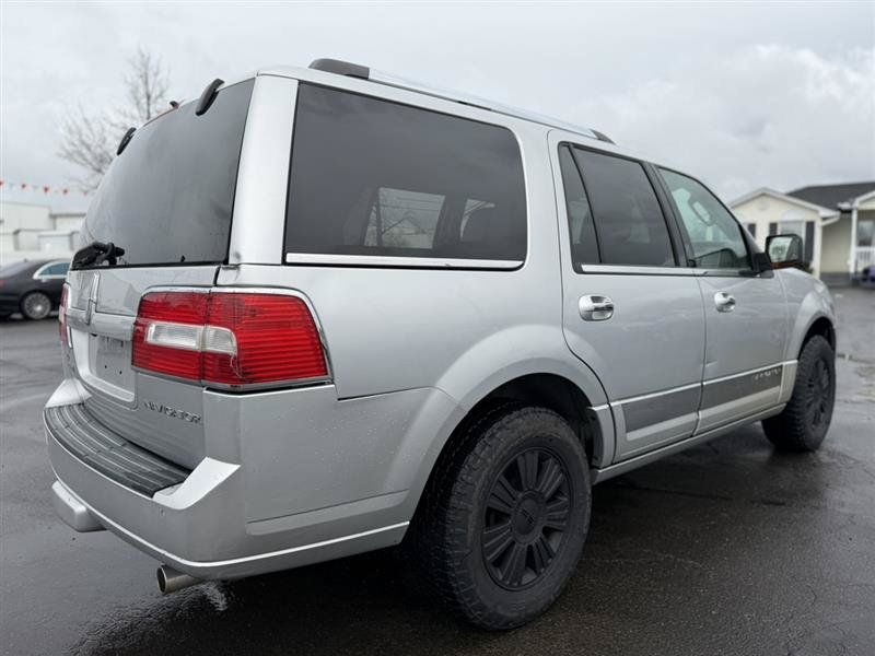 Used 2010 Lincoln Navigator 4WD image 6