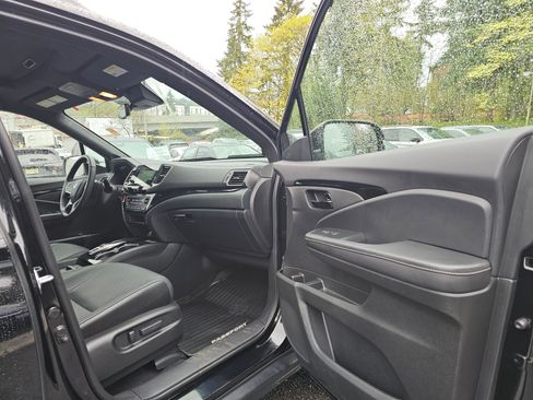 Used 2023 Honda Passport Elite image 12