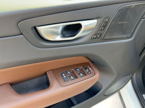 Certified 2023 Volvo XC60 B5 Plus w/ Protection Package Premier image 13