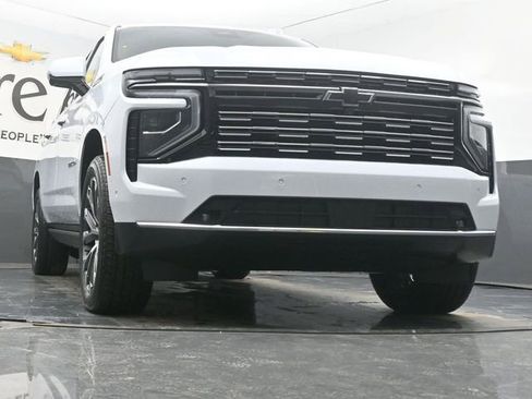 New 2026 Chevrolet Suburban High Country AWD/4WD image 3