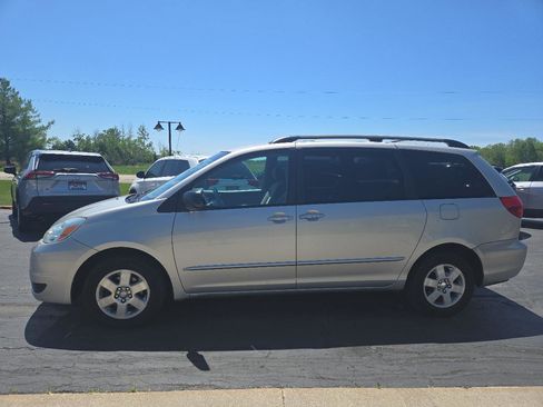 Used 2004 Toyota Sienna LE FWD image 2