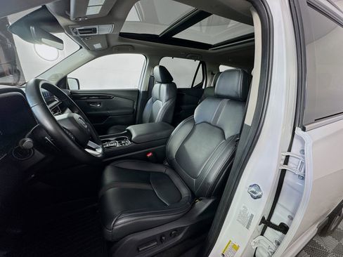 Used 2023 Honda Pilot Touring image 12