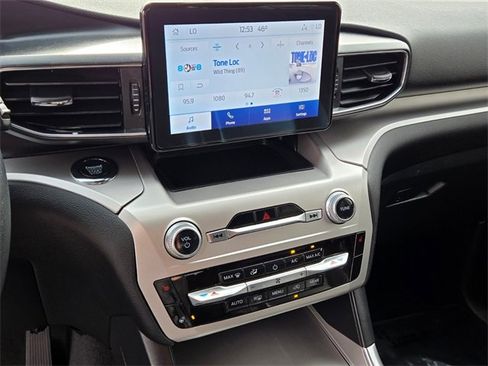 Used 2022 Ford Explorer XLT w/ Equipment Group 202A image 26