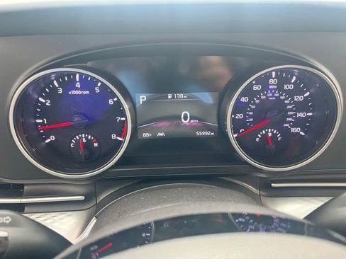 Used 2023 Kia Carnival LX FWD image 10