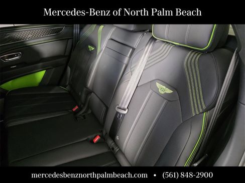Used 2025 Bentley Bentayga image 16