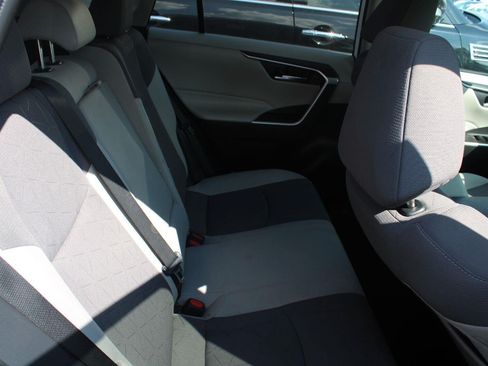 Used 2022 Toyota RAV4 XLE w/ Convenience Package AWD/4WD image 5