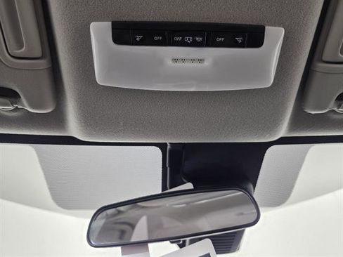 Used 2025 Nissan Versa S FWD image 34