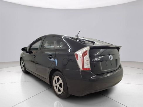 Used 2015 Toyota Prius Four FWD image 7