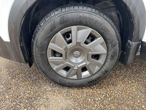 Certified 2025 Nissan Kicks S AWD/4WD image 12