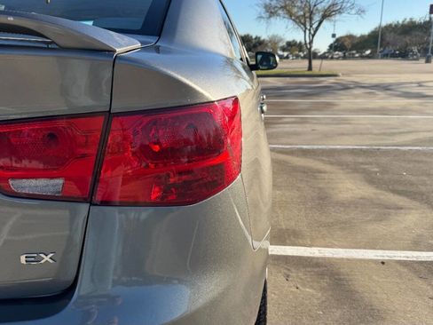 Used 2012 Kia Forte EX image 23