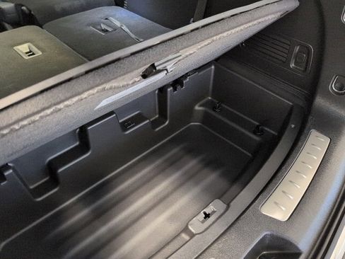 Used 2023 Buick Enclave Essence image 36