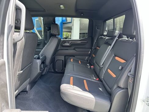 Used 2022 GMC Sierra 1500 AT4 w/ AT4 Premium Package AWD/4WD image 27