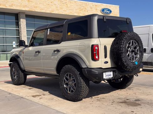 New 2025 Ford Bronco Badlands image 50