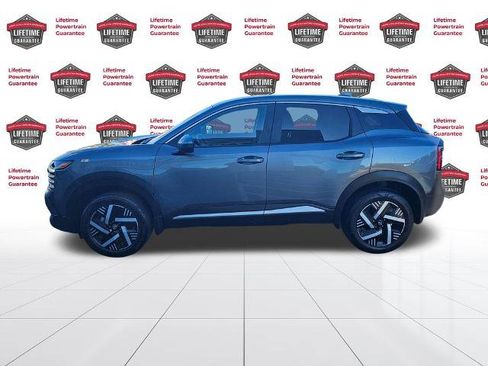 Certified 2025 Nissan Kicks SV image 2