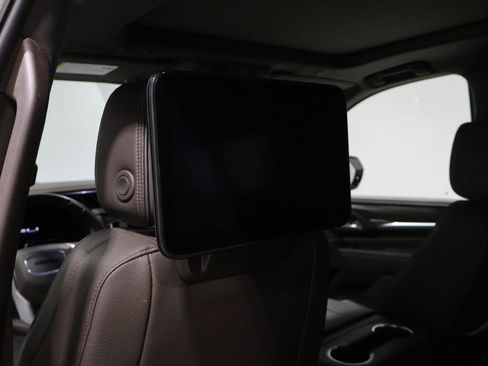 Used 2024 GMC Yukon XL Denali w/ Denali Reserve Package image 18