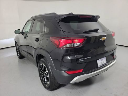 Used 2025 Chevrolet TrailBlazer LT image 3