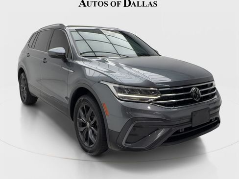 Used 2022 Volkswagen Tiguan SE w/ Panoramic Sunroof Package AWD/4WD image 2