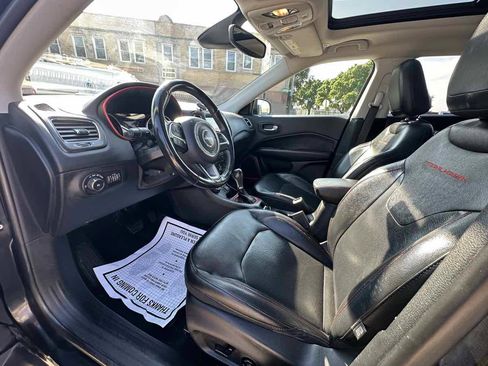 Used 2018 Jeep Compass Trailhawk w/ Leather Interior Group AWD/4WD image 10