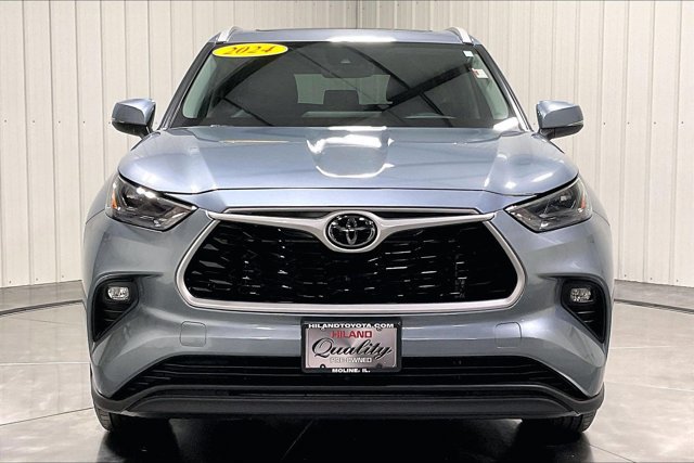 Certified 2024 Toyota Highlander XLE AWD/4WD image 2