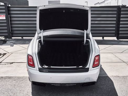 Used 2024 Rolls-Royce Phantom Sedan RWD image 26