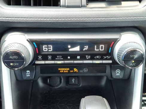 Certified 2021 Toyota RAV4 XLE FWD image 18