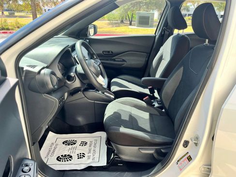 Used 2020 Nissan Kicks S FWD image 21
