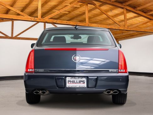 Used 2011 Cadillac DTS Premium FWD image 4