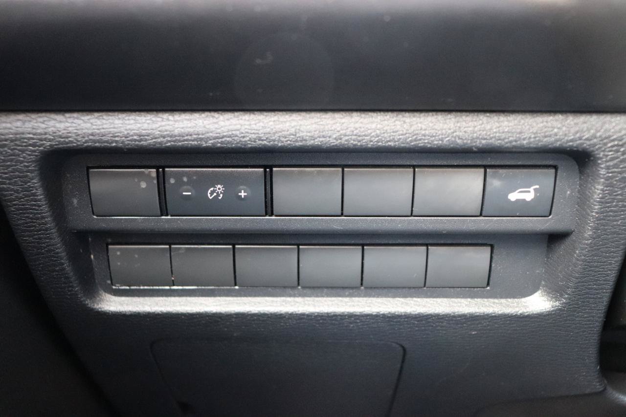 Used 2024 Mitsubishi Outlander AWD image 48
