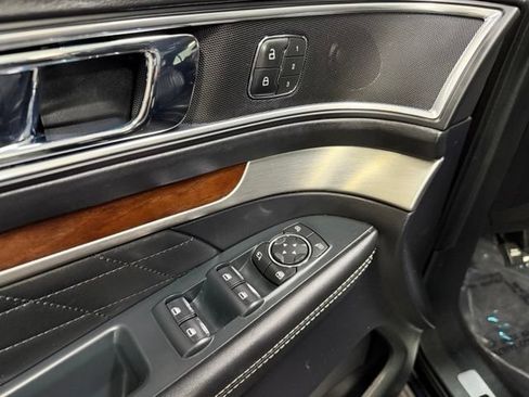 Used 2019 Ford Explorer Platinum AWD/4WD image 21