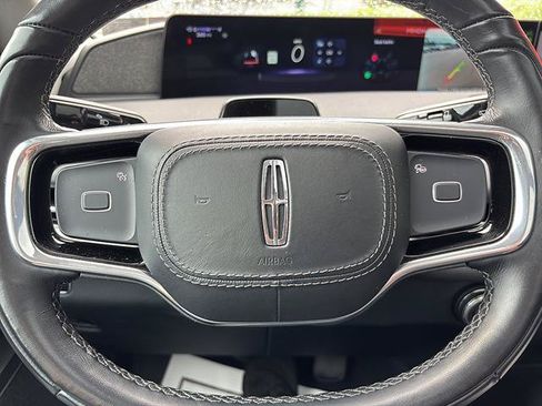 Used 2025 Lincoln Navigator Reserve AWD/4WD image 25