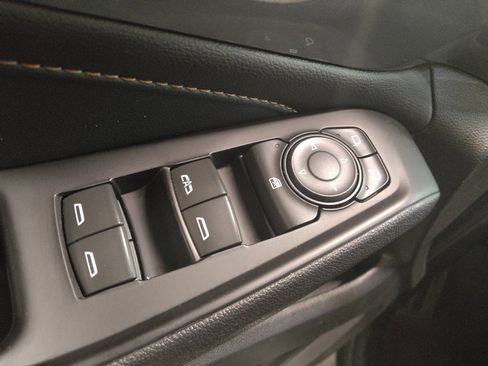 Used 2020 Chevrolet Traverse LT FWD image 27